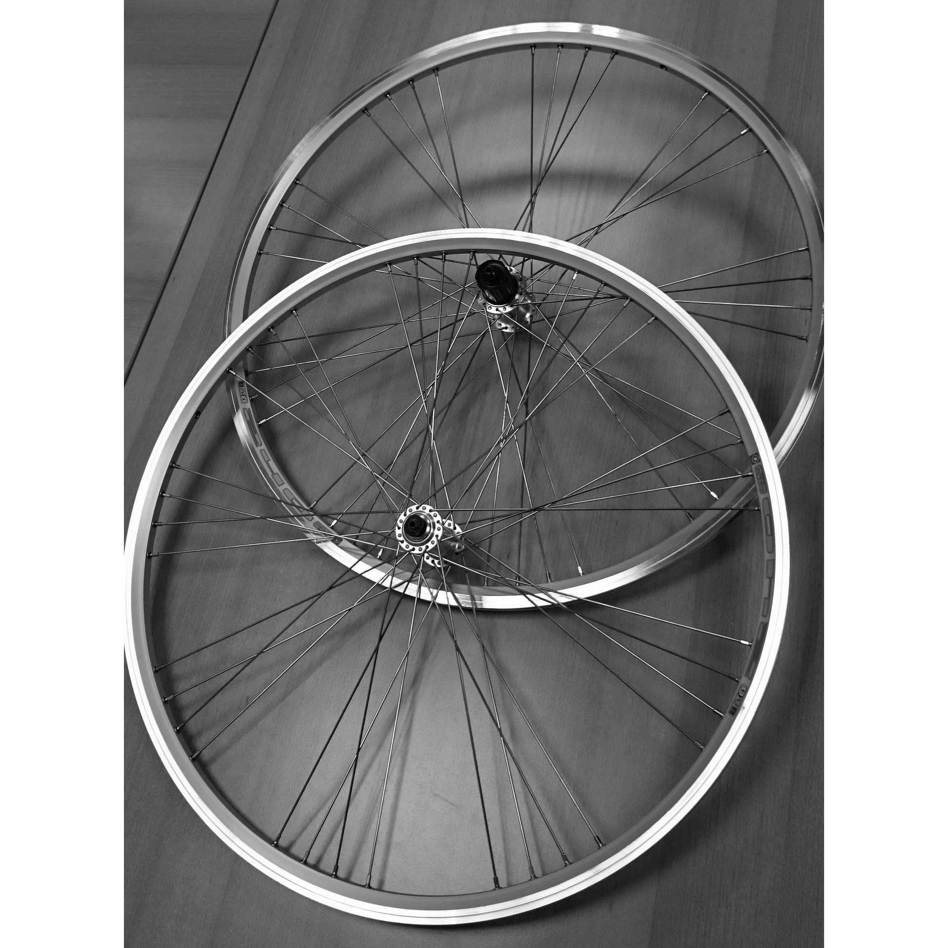 Velox wielset 28" Hybride velg M240 9x4 gespaakt
